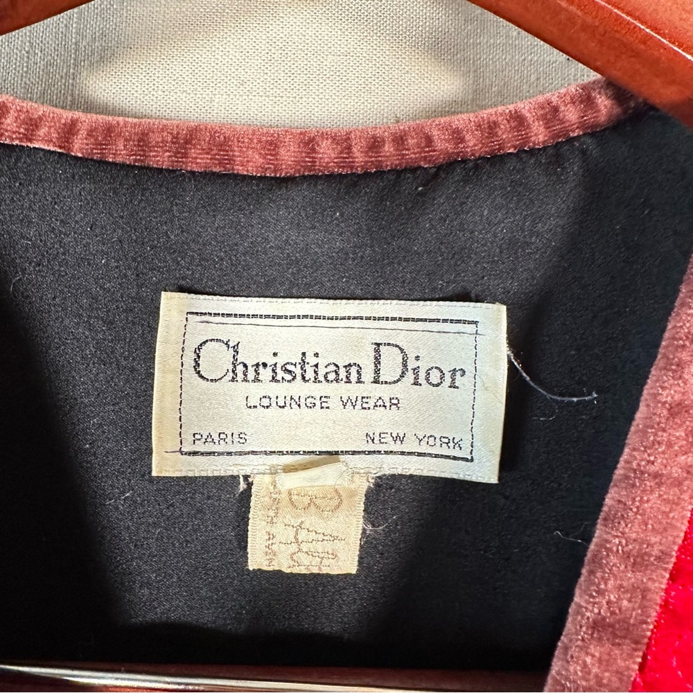 CHRISTIAN DIOR LOUNGE WEAR Vintage Satin Smocked Longline Quilted Housecoat - Picture 13 of 15